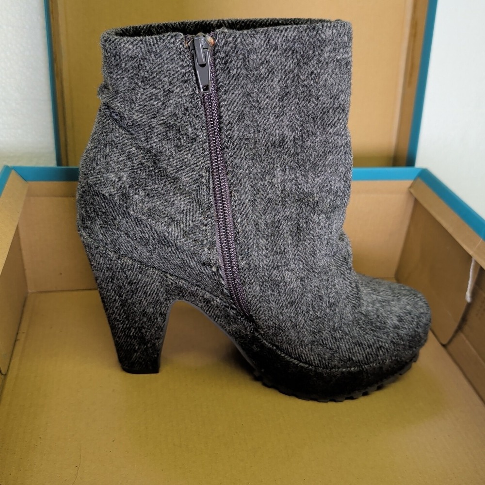 Blowfish Malibu Women's Vilocate Bootie Grey 4" Heel Fashion Boot Size 8.5 EUC - Picture 8 of 10